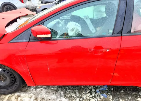 2013 Ford Focus Se z USA, uszkodzony, nr VIN 1FADP3F27DL358892